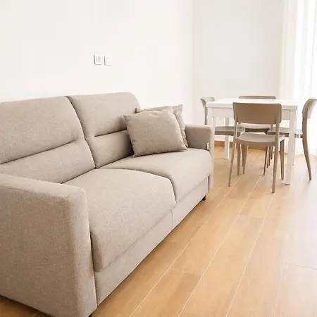 Deste Apartament *